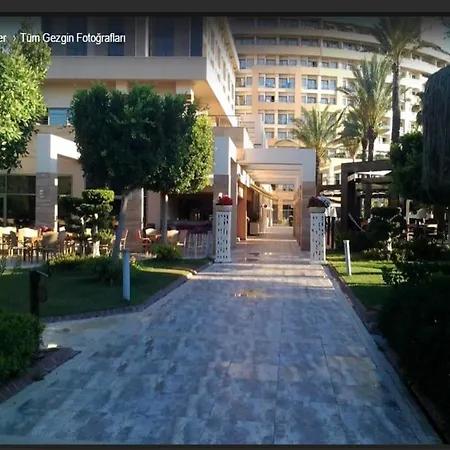Resort Fame Lara &